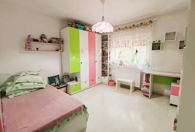 Inchiriere 3 camere cu centrala proprie 13 septembrie - 4