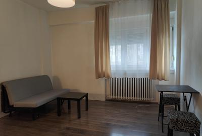 Garsonieră semidecomandată în P-ța Romană