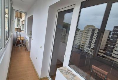 Închiriez apartament cu 3 camere,  centru - 9