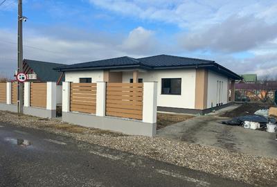 🏡 Casă Individuală Premium de Vânzare | Golești, Vrancea - 1