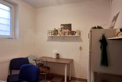 Apartament cu 4 camere decomandat în Cotroceni