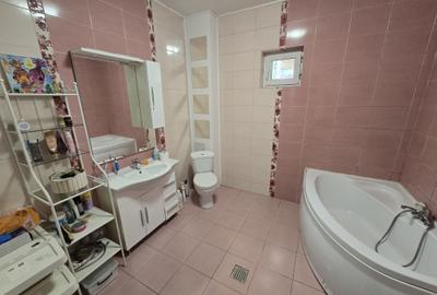Casa in cart. 23 August, constructie 2012, supra. 250mp, mob/utilata. - 11
