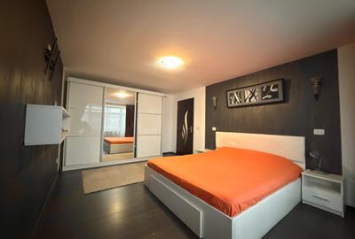 Rovine, garsoniera de vanzare, 4/4, decomandata, 37 mp, an 1985, mobilat/utilat - 2