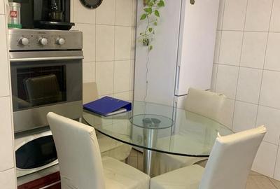 Apartament cu 3 camere, mobilat în Drumul Sării