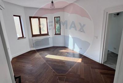 Vila potrivita pentru sediu firma | birouri | 12 camere | de inchiriat - 6