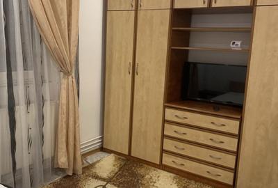 Garsonieră decomandată, mobilată în Gorjului