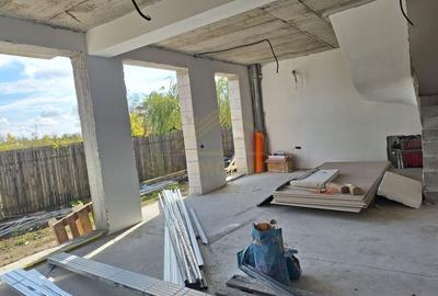 CASA P+1+M-185 MP -5 CAM-4 BAI-METROU BERCENI - 39