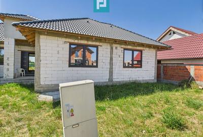 Casă individuală cu 4 camere în Mândruloc