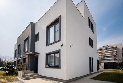 Casă cu 8 camere în Pipera