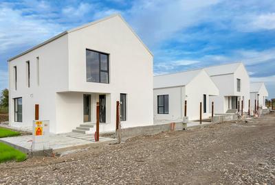 Vila P+1 in Valu lui Traian, pe partea dreapta - finisata complet - 18