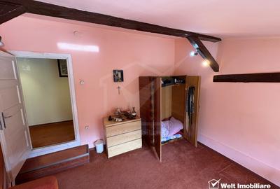 Casa parter + mansarda, situat la curte comuna, teren propriu, 3 locatari ! - 14