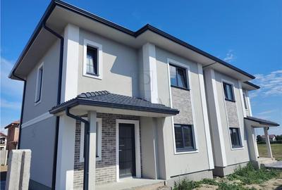 Duplex separat prin CT - Toate utilitatile - zona populata - 1