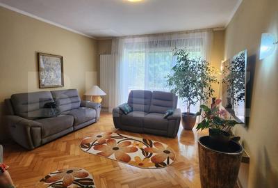 Apartament cu 2 camere decomandat, mobilat în Central