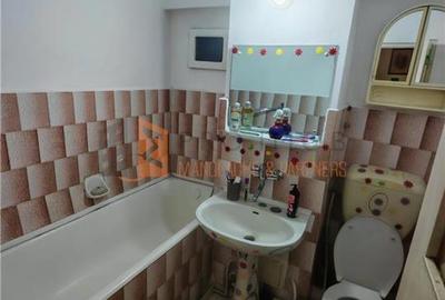 Apartament 3 camere cf 1 decomandat zona Centru - 8