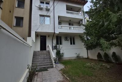 De vânzare Vilă individuala 11 camere curte proprie Parcul Carol - 8