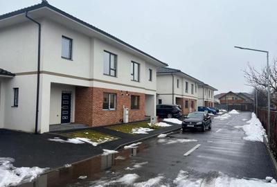 Duplex cu 6 camere în Florești