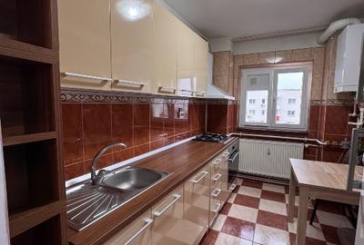 Apartament decomandat 2 camere de închiriat – Luica 45, Sector 4, - 7