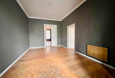 De vânzare apartament 3 camere zona semicentrală - 8