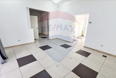 Birou, 130 mp în Central