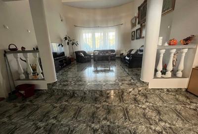 Casă spațioasă + teren intravilan-Sigmir-275 mp utili-teren 3300mp - 4