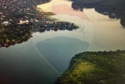 Teren cu deschidere la lac 1,430mp - 1