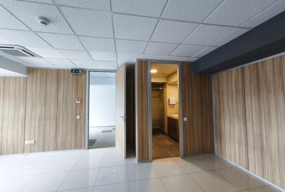 Pod Baneasa - spatiu renovat in cladire de birouri - 2