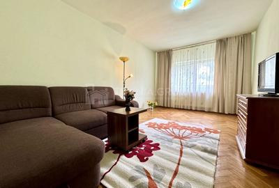 Apartament spatios cu 3 camere si loc de parcare - zona Centrul Vechi