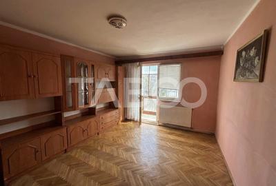 Apartament cu 3 camere semidecomandat în Mihai Viteazul