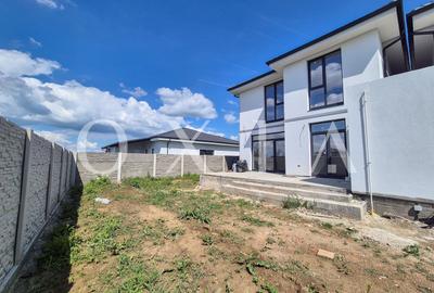 Duplex cu 5 camere în Moșnița Nouă