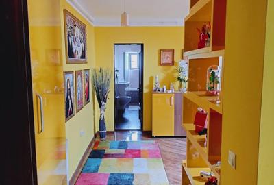 Apartament cu 2 camere decomandat, mobilat în Sud