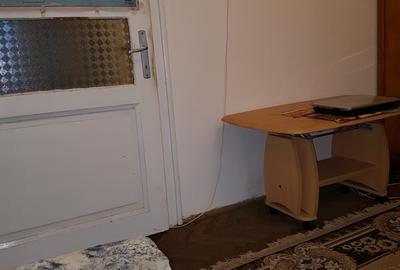 O camera de inchiriat , pentru o  fata - 3