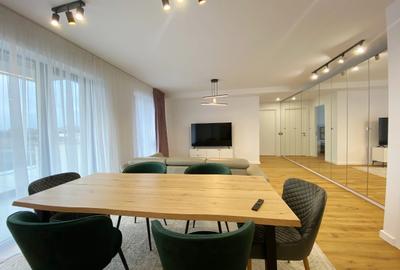 Apartament cu 3 camere semidecomandat, mobilat în P-ta Presei Libere