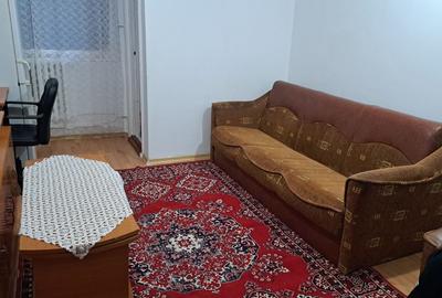 Garsonieră decomandată, mobilată în Nicolina