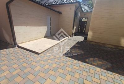 Spatiu comercial modern,  235mp + 2 anexe, zona Nord - 9