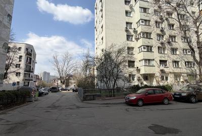 2 camere | Conf 2 Sporit | Etaj 1 | Titan | Parc | Metrou |  15 min - 13