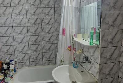 Republicii ,se vinde apartament decomandat ,2 camere ,pret 67000 euro neg - 13