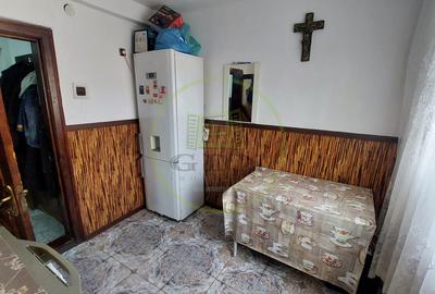 Apartament 3 camere, semidecomandat, Valea Rosie, zona Piata - 3