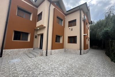 Vila individuală de vânzare cu 8 camere în zona 13 Septembrie - 3