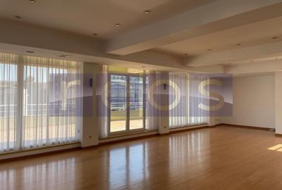 Apartament cu 4 camere în Herăstrău