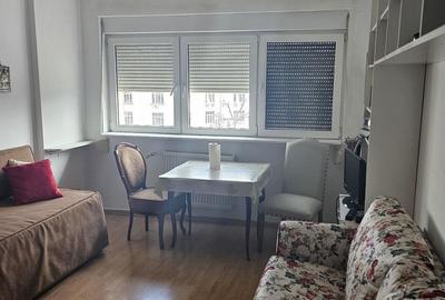 Garsonieră decomandată în Cișmigiu