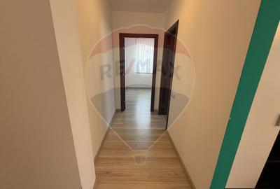 Apartament cu 3 camere de închiriat, loc de parcare - 6