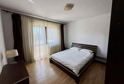 Apartament cu 3 camere decomandat, mobilat în Central