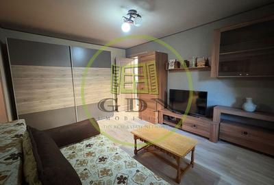 Apartament cu 2 camere semidecomandat, mobilat în Central