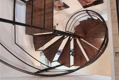 Casa de vanzare moderna cu costuri reduse, panouri solare si spatiu comercial in - 12