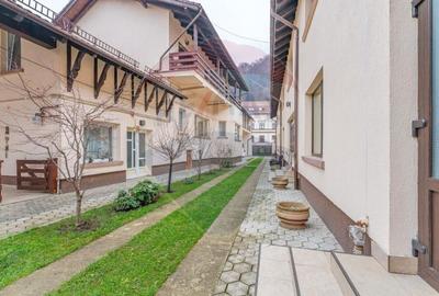 Proprietate turistică cu 14 camere, poziționare excepțională – Râșnov - 1