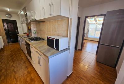 Vanzare apartament 3 camere, bloc cu acoperis, parcare, zona Buna Vestire - 5