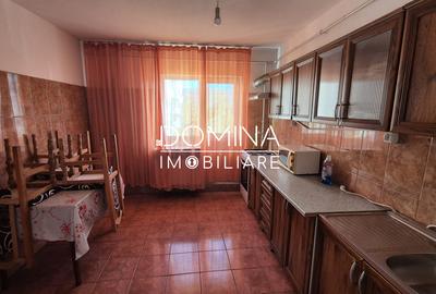Vanzare apartament 3 camere, et. 2, situat in Rovinari, str. Plopilor - 5
