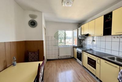 Apartament cu 3 camere, decomandat, zona Piata Marasti