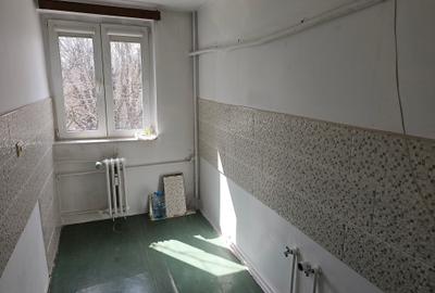 Berceni-Emil Racovita - 4/10 - confort unu, decomandat, liber, intabulare,76900E - 4