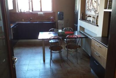Constructie 2006, 1000mp teren, P+1+M, 480 mp utili,7 camere,5 bai,4 loc parcare - 9